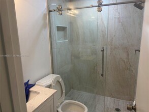 11992 NW 11th St in Pembroke Pines, FL - Foto de edificio - Building Photo