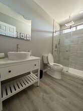 1600 N Sierra View St in Ridgecrest, CA - Foto de edificio - Building Photo