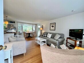 19 Myrica Ave in Rye, NH - Building Photo - Building Photo