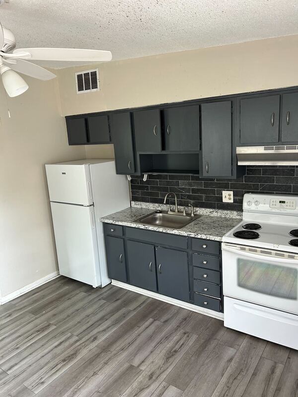 property at 3909 N Oakland Gravel Rd