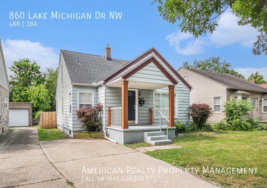 860 Lake Michigan Dr NW in Grand Rapids, MI - Building Photo