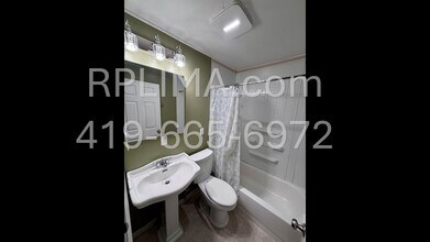 602 MacKenzie Dr in Lima, OH - Building Photo - Building Photo