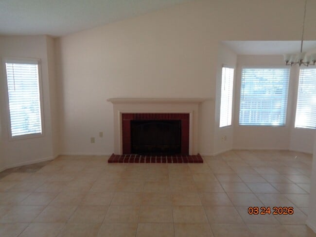 39709 Larkspur Dr in Palmdale, CA - Building Photo - Building Photo