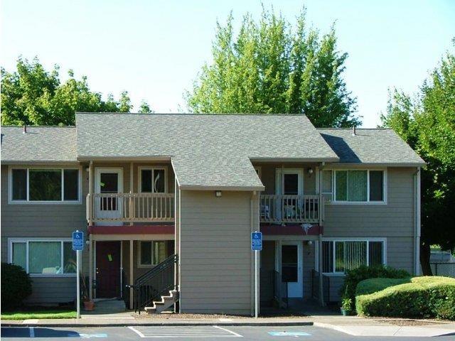 Indian Creek Village in Hood River, OR - Foto de edificio - Building Photo