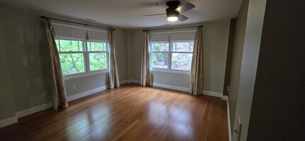 558 E Merrimack St, Unit 40 in Lowell, MA - Building Photo - Building Photo