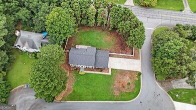 2620 Valencia Dr NE in Marietta, GA - Building Photo - Building Photo