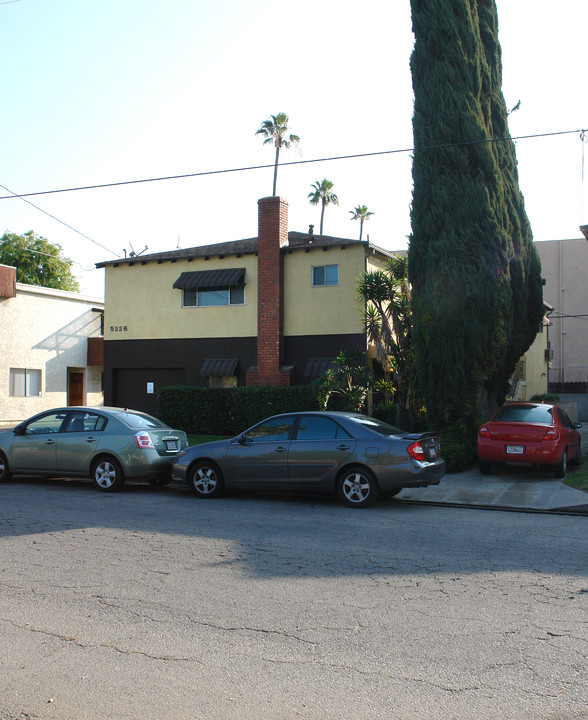 5226 Wilkinson Ave in Valley Village, CA - Building Photo