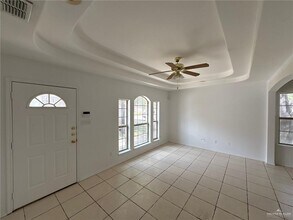2207 W Candlelight Ln in Edinburg, TX - Building Photo - Building Photo