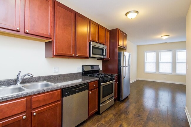 4715 W Cornelia Ave in Chicago, IL - Building Photo - Building Photo