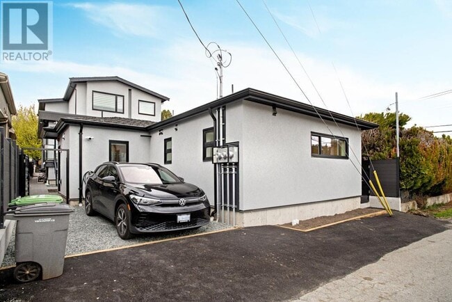 2732-2732 E 56th Ave in Vancouver, BC - Building Photo - Building Photo