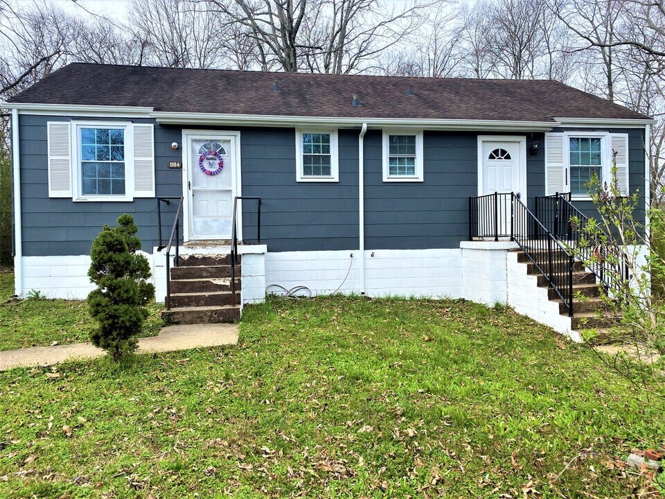 982 Woody Hills Dr in Clarksville, TN - Building Photo