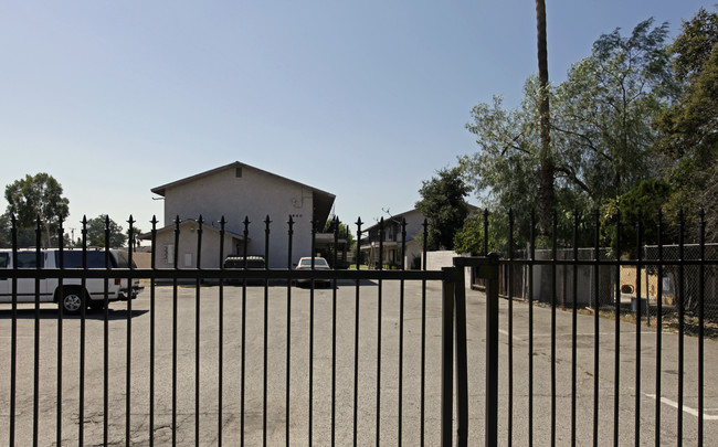 8940 Mango Ave in Fontana, CA - Building Photo - Building Photo