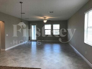 9901 Victory Gallop Loop in Ruskin, FL - Foto de edificio - Building Photo