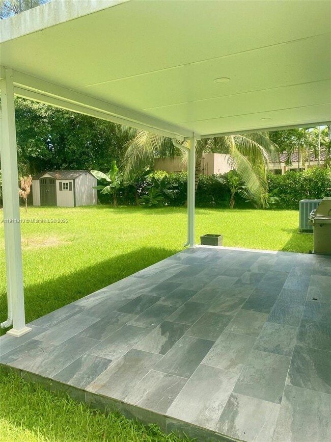 6255 SW 62nd Ct in South Miami, FL - Building Photo - Building Photo