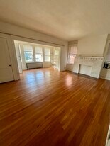 5869 Northumberland St in Pittsburgh, PA - Building Photo