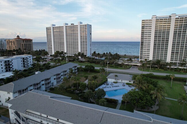 property at 2730 Banyan Rd