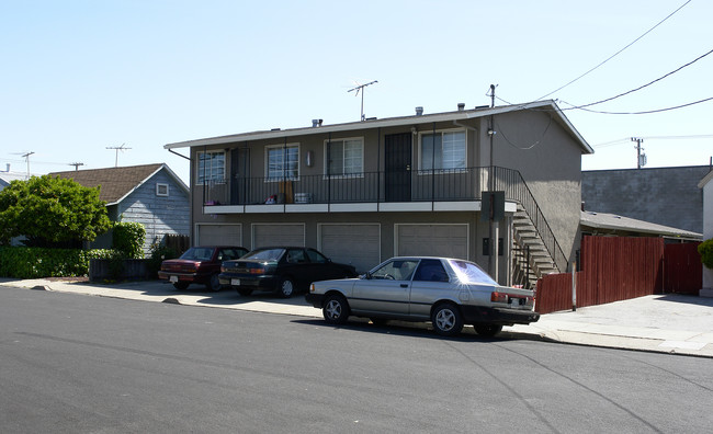 104 Laurel St in Redwood City, CA - Building Photo - Building Photo