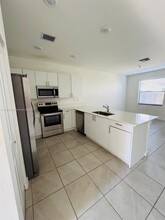 11869 SW 246 Terrace in Homestead, FL - Foto de edificio - Building Photo