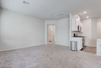 4735 Ridgeley Ave in North Las Vegas, NV - Building Photo - Building Photo