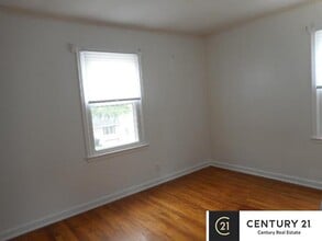 6787 Emmet St in Omaha, NE - Building Photo - Building Photo