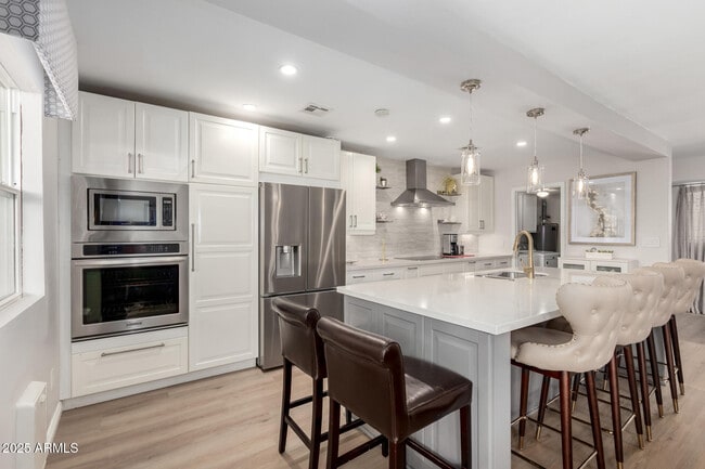 7713 E Vista Dr in Scottsdale, AZ - Building Photo - Building Photo