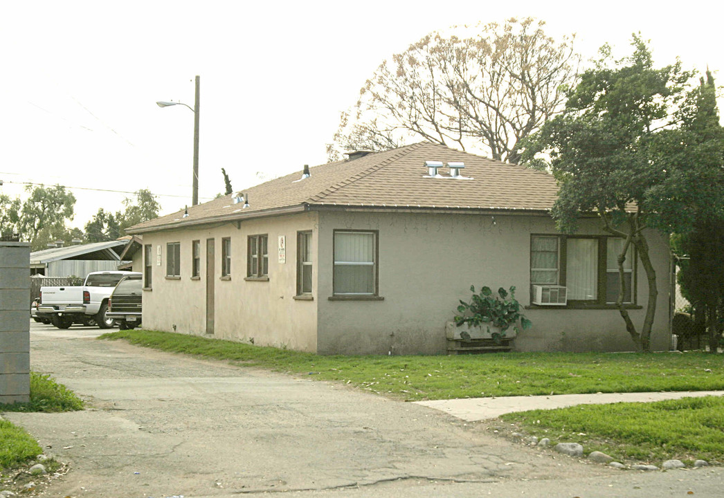 517 W Nevada St in Ontario, CA - Building Photo