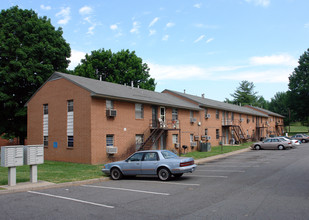 Garden Court in Winston-Salem, NC - Foto de edificio - Building Photo