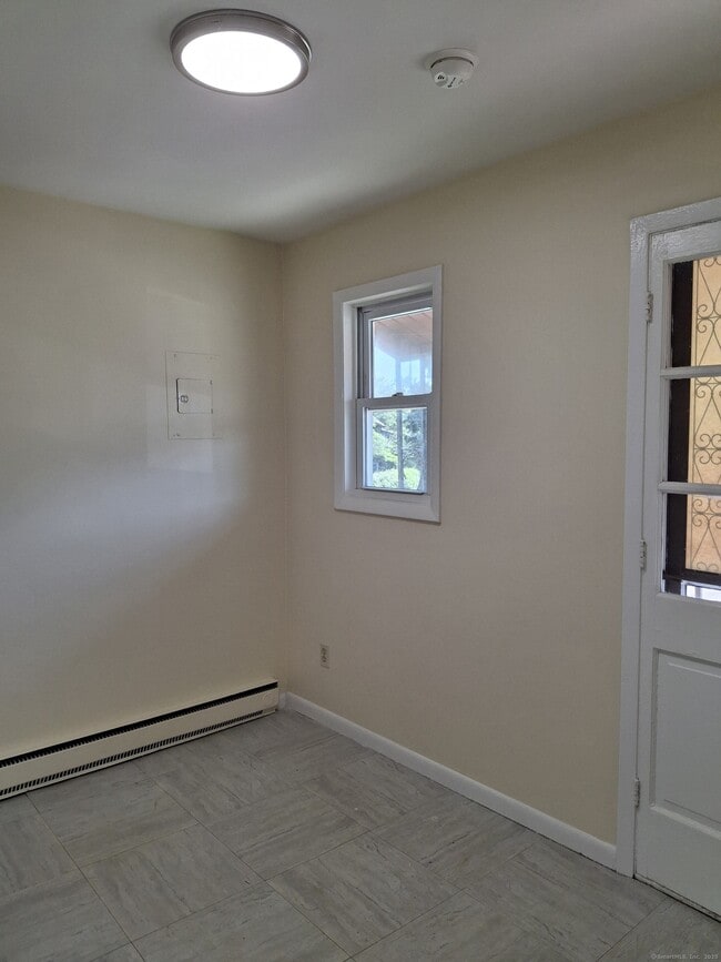4 Division St in Danbury, CT - Building Photo - Building Photo