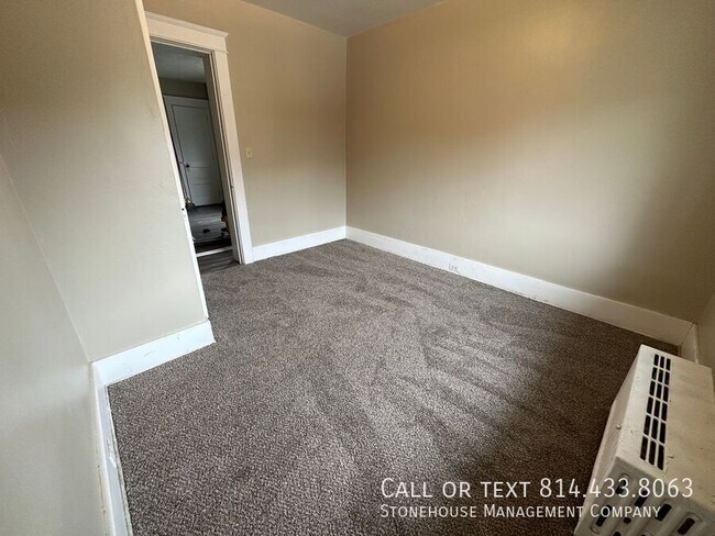 239 E 10th St-Unit -4 in Erie, PA - Building Photo - Building Photo
