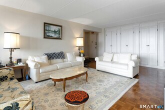 143 Hoyt St in Stamford, CT - Building Photo - Building Photo