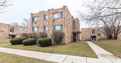 1135 N Boxwood Dr in Mount Prospect, IL - Building Photo - Building Photo