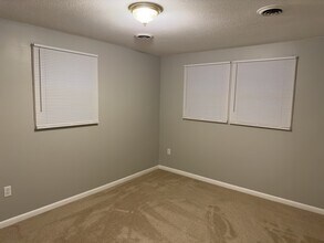 104 Ford St, Unit D in Methuen, MA - Building Photo - Building Photo
