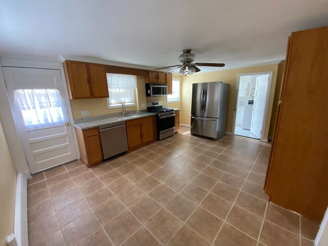 property at 6-6 Oliver Ct