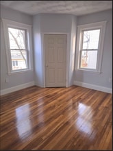 15 Mora St, Unit 15 Mora in Boston, MA - Foto de edificio - Building Photo