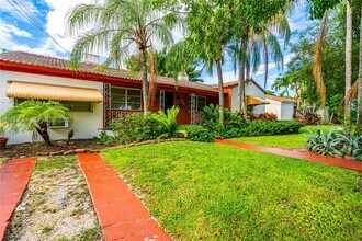 427 NE 107th St in Miami, FL - Building Photo - Building Photo