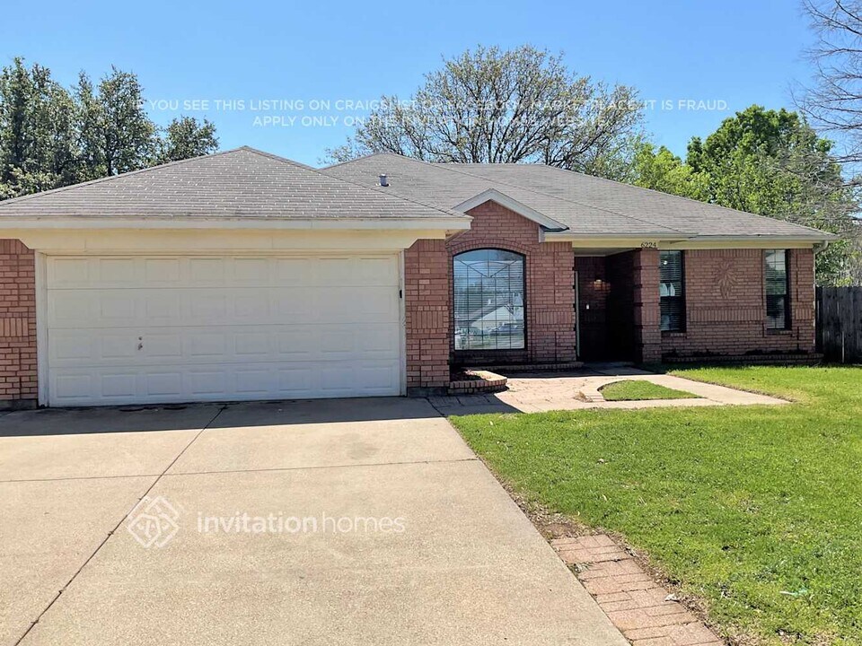 6224 Vista Wood Dr in Arlington, TX - Building Photo
