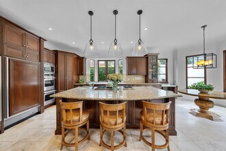 1901 John St in Manhattan Beach, CA - Building Photo - Building Photo