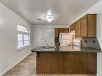 420 W Daws St photo'