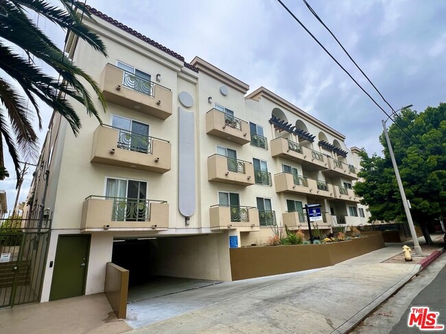 property at 1353 N Fuller Ave