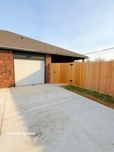 408 E 1st St in Lampasas, TX - Building Photo - Building Photo