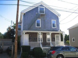 15 Webster St in Newport, RI - Building Photo