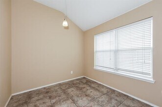 1744 Gentry St in Lancaster, TX - Building Photo - Building Photo