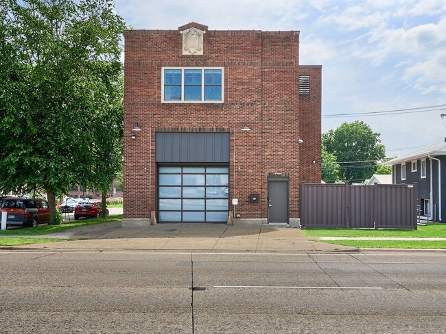 1290 Snelling Ave N in St. Paul, MN - Foto de edificio - Building Photo