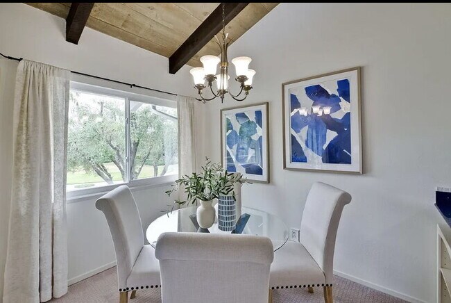 255 S Rengstorff Ave in Mountain View, CA - Building Photo - Building Photo