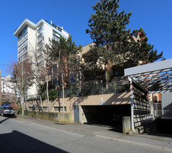 1826 Barclay St in Vancouver, BC - Building Photo - Building Photo