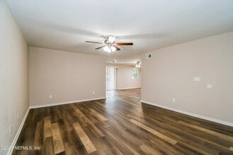 1349 Eagle Cove Rd N in Jacksonville, FL - Building Photo - Building Photo