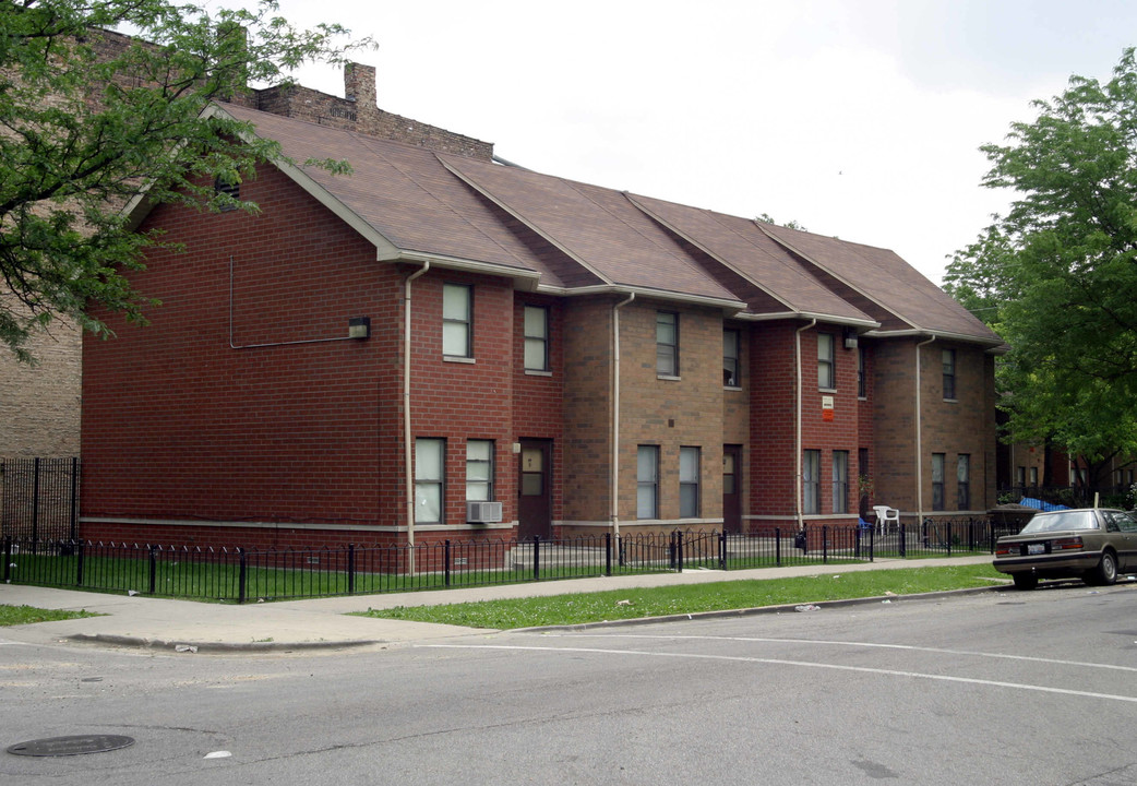 2659 W Hirsch St in Chicago, IL - Foto de edificio