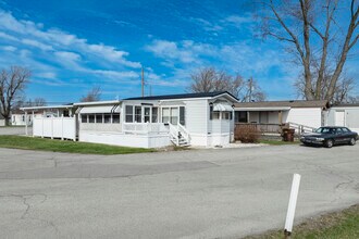 Edgewood Estates in Fort Wayne, IN - Building Photo - Building Photo