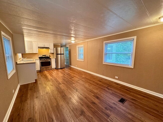 236 Chestnut Dr in Bracey, VA - Building Photo - Building Photo