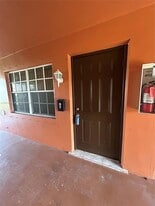 5200 NW 17th Ct in Lauderhill, FL - Building Photo